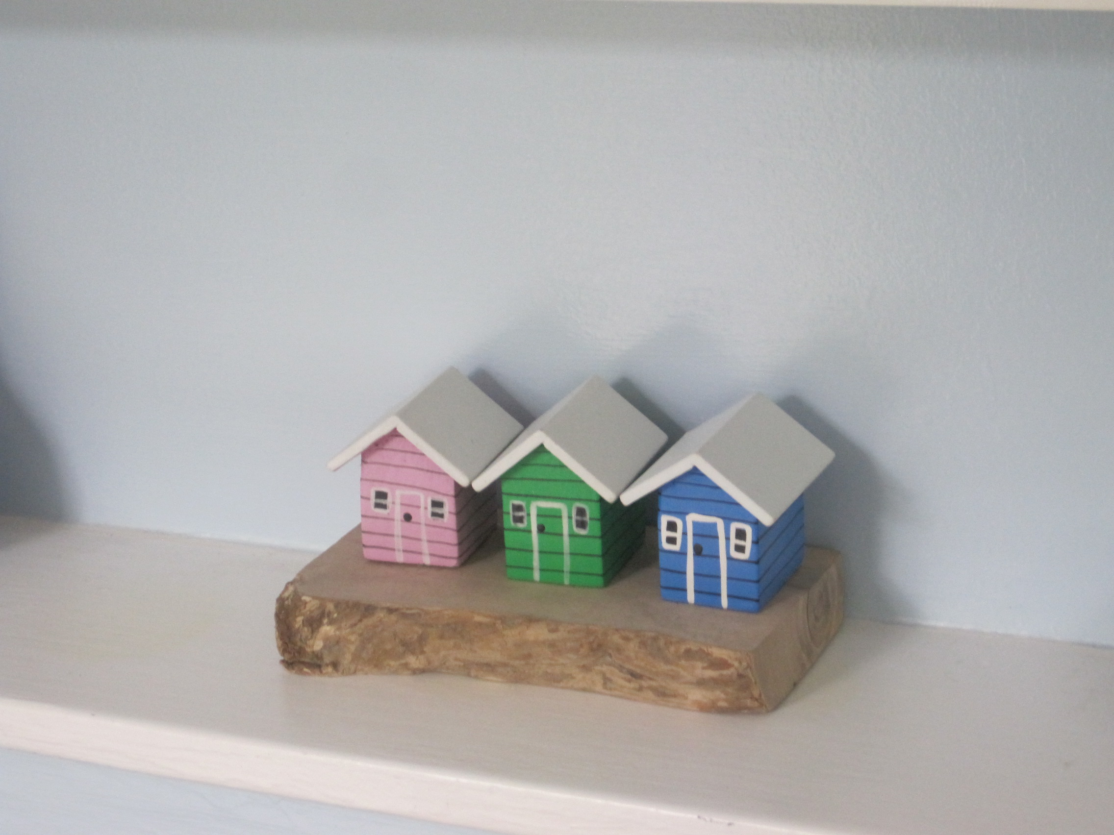 Three Beach Huts on a Block - Image 5